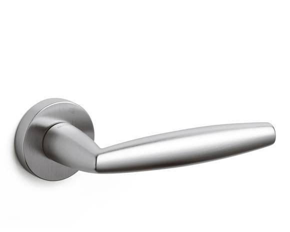 Manilla para puerta Aurelia M185 – Cromo Satinado